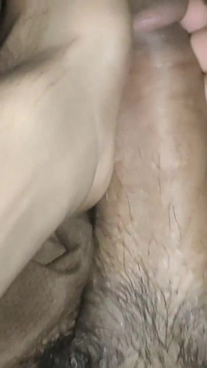 Ma deuxième putain de masturbe ma ruelle, pas de contrôle | Clip 1