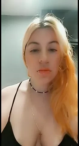 Puta sedienta de semen pide tu polla