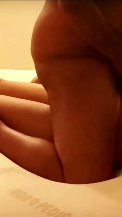 "Büyük memeli seksi Hintli yenge komşuyla sikişiyor - bölüm 1"
