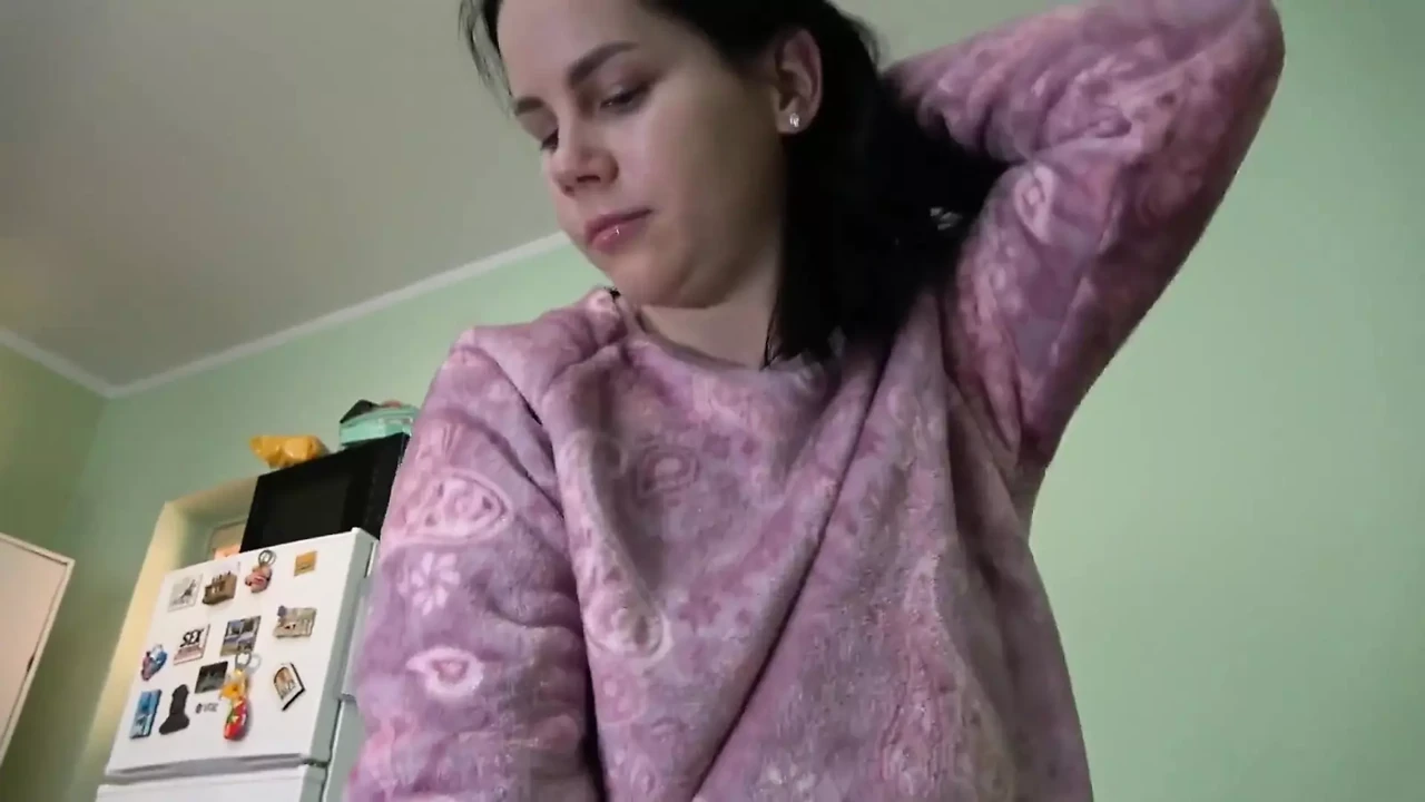 Anna in a Fluffy Sweater Gives a Blowjob and Cums