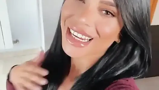 Kamu suka sama rambut hitamku nggak?