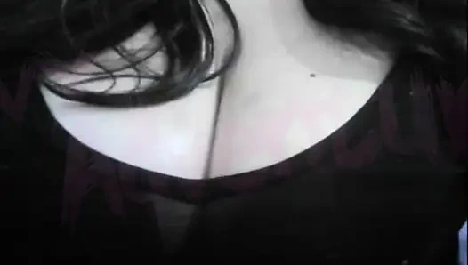 Ateşli evli kadın otaku inek büyük göğüsleriyle oynarken hentai izliyor #4