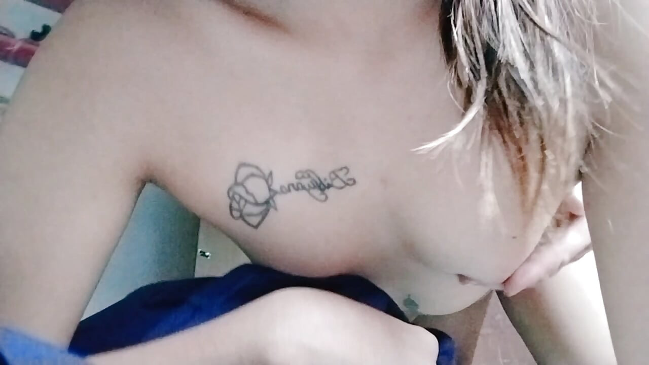 ME DESPIERTO ASÍ, PADRastro, DESVIRGÁNAME ANTES DE IR A LA ESCUELA