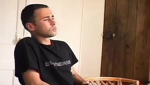 Özel gösteride sikilen pirsingli genç kız