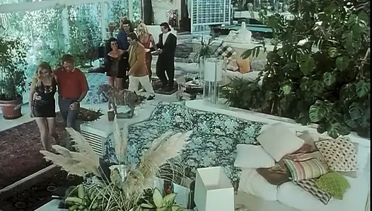 Moana ve arkadaşları vahşi bir orgide