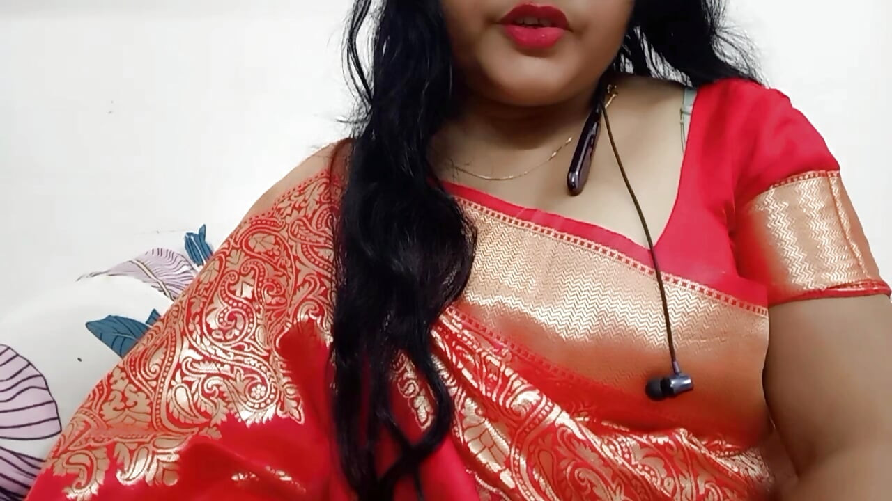 Naukar ne malkin ko nude video call karte samay pakad liya