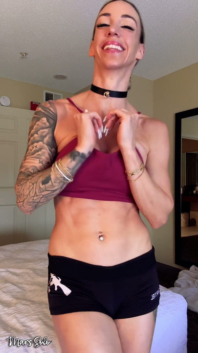 Vedere la persoana 1 cu sex călărindu-ți pula, flexând și striptease- punct de vedere, femei musculoase, personalizat, solo, femei puternice, Mars Solo, B