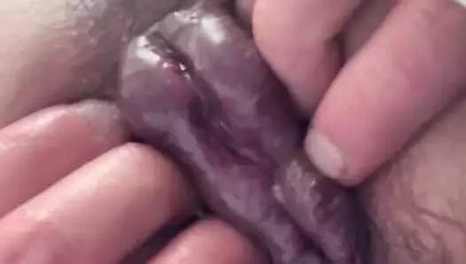 Amcığımın götü oynuyor, açık göt sarkıyor