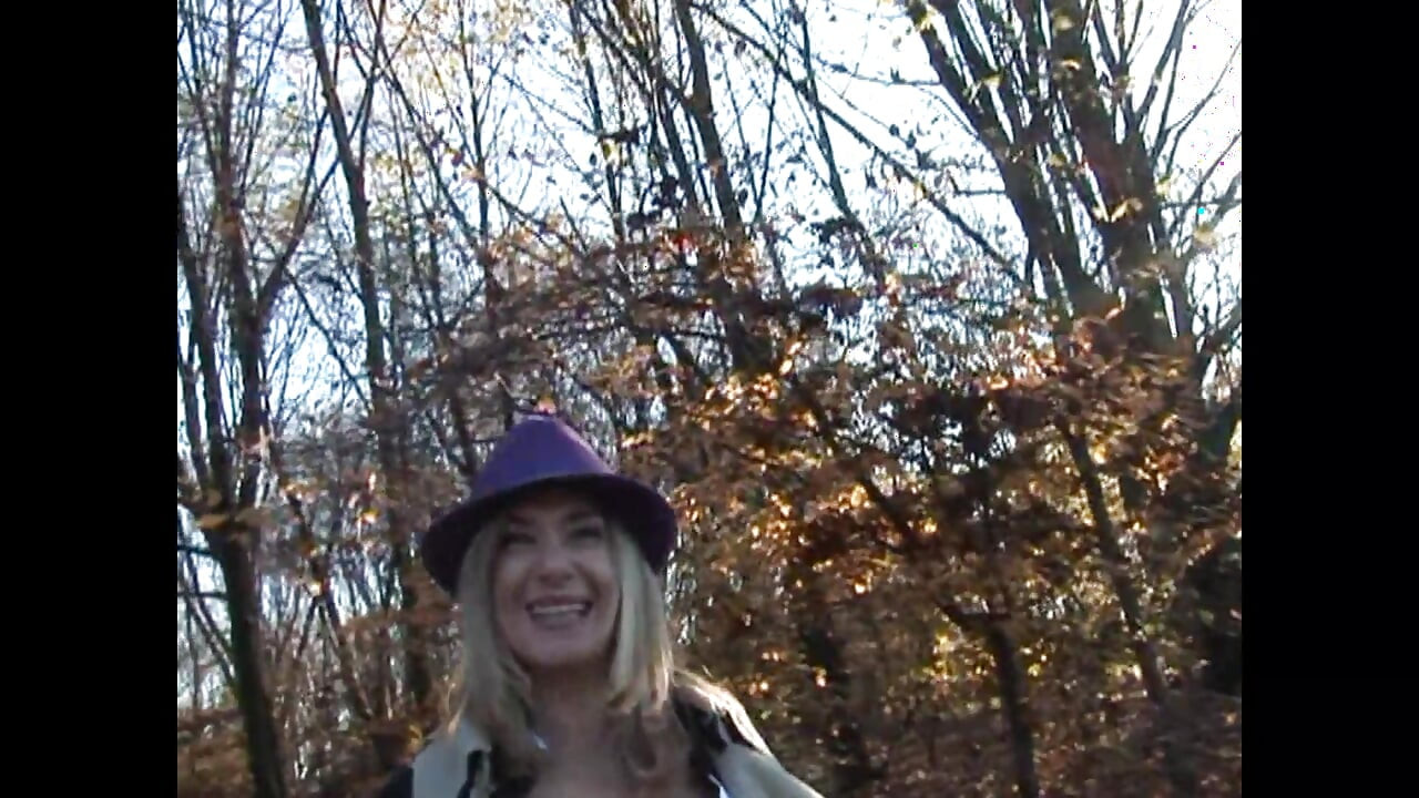 Homemade Porn with Wonderful Amateur Married MILF Masturbating Her Pussy