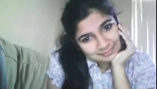 Сексуальная индийская женщина делает обнаженное видео со своим бойфрендом