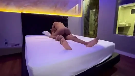 Ich bestrafte den Cuckold und gab es dem großen schwarzen schwanz ohne Kondom.