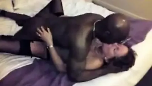 The moment when black bull cums inside her pussy