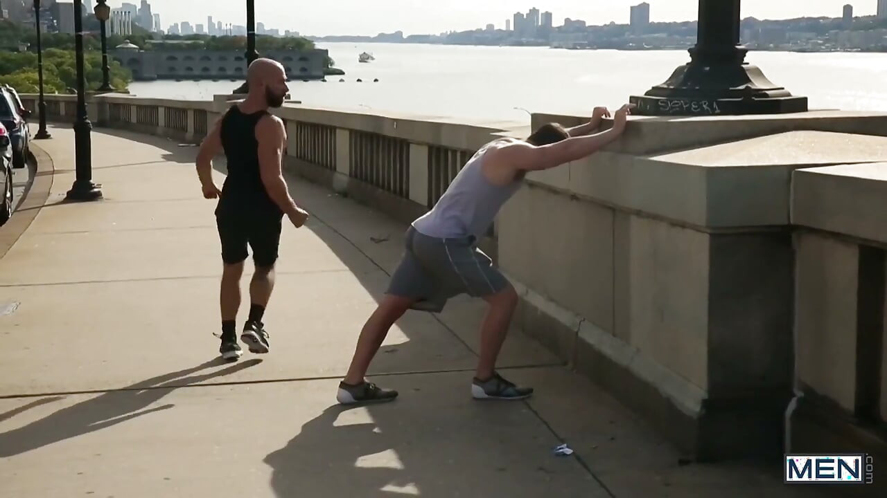 Men - Damon Andros Eats Tobias Out and Fucks His Tight Ass Until He Sprays His Warm Load on His Chest