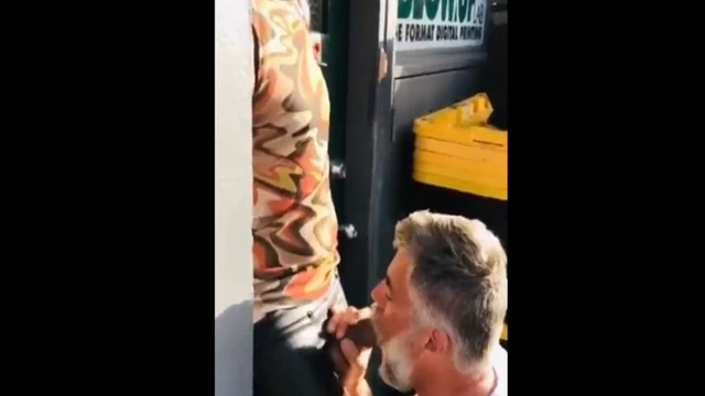 MADURO CALIENTE CALLEJERO