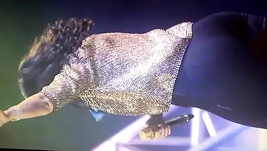 Nelly Furtado'nın büyük götüne boşalma