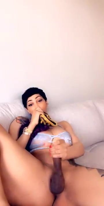 Sexy Babe Bating