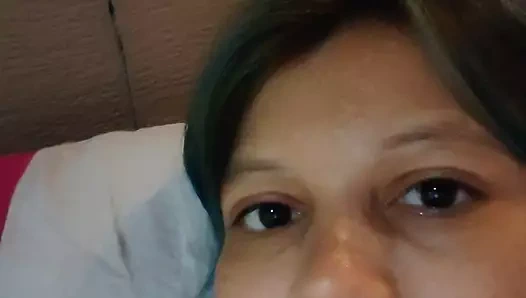 Lusi kocası kamerada diğer erkeklerin önünde mastürbasyon yapıyor