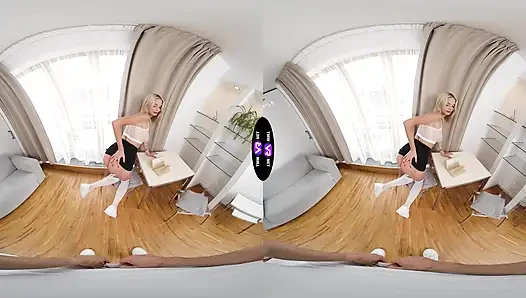 Dikkati dağılmış Naomi Love ders çalışmak yerine sikiliyor - tmwvrnet