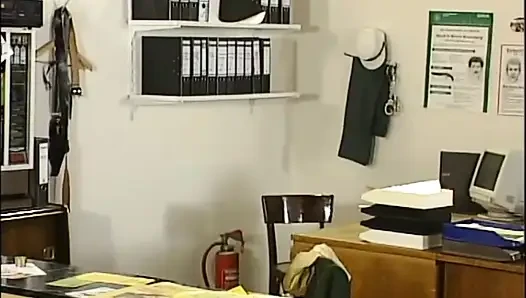 İdrar yağmuru altında
