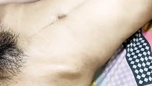 Nidhi erkek arkadaşı tarafından büyük siyah yarağıyla sikiliyor