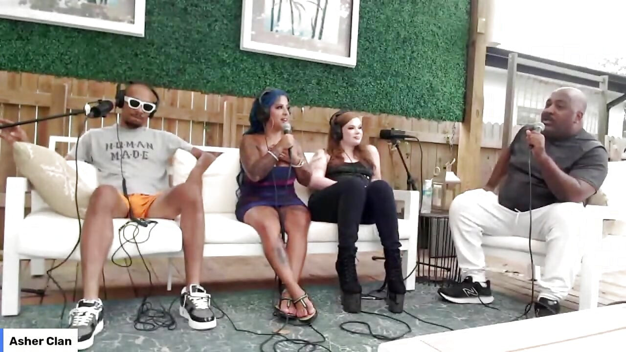 Livestream, un adulte bavarde avec une barbie espagnole, Dwayne Foxx, Mrflourish Podcast Asherclantv