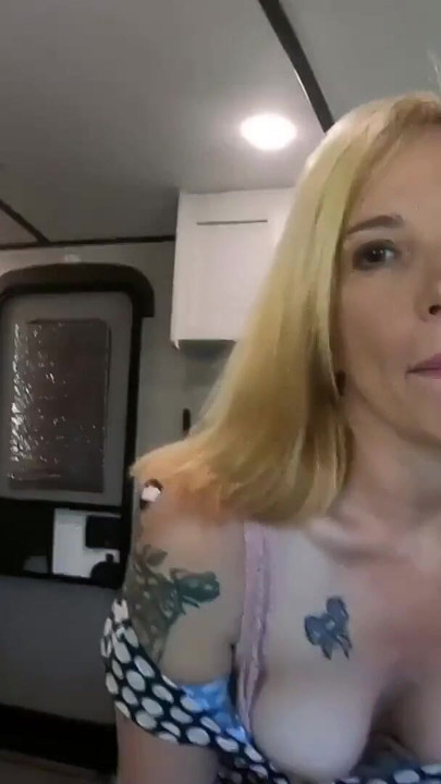A madrasta do melhor amigo é Desperate for Attention and My Cum - Jane Cane, Shiny Cock Films | Clipe 1