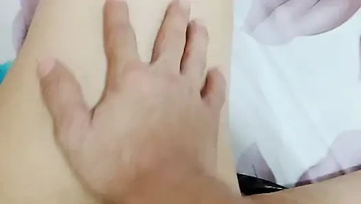 Seorang wanita Mesir tidak menunjukkan belas kasihan.