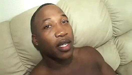 Großer schwarzer arsch liebt großen schwarzen schwanz in der muschi im mund ... sperma auf den arsch