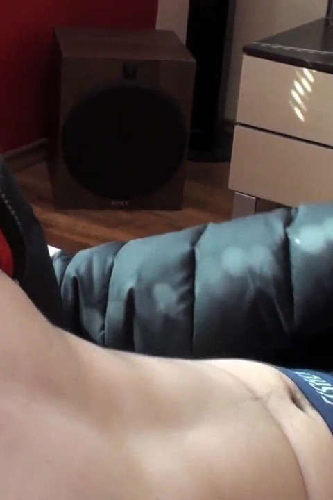 First-time Twink Tomas Jerks Thick Cock in VR