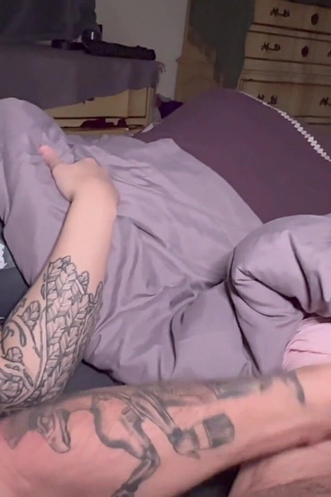 Sharing a Bed with Stepmom the House Guest Dilemma