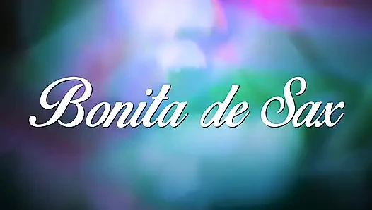 Büyük götlü dövmeli esmer kadının ağzına püskürtülüyor