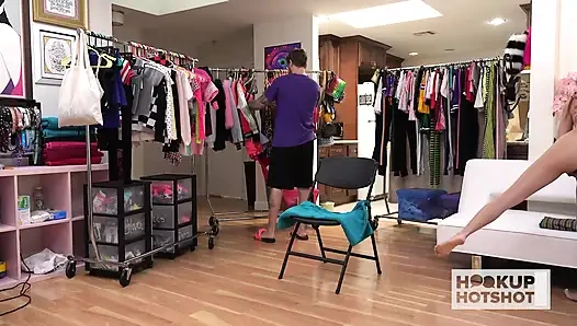 Bts - minyon esmer Vina Sky rastgele bir adam tarafından sikilmeyi seviyor