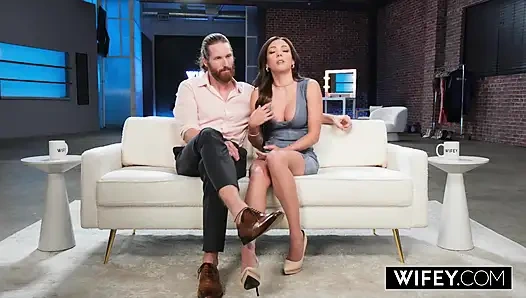 Evli kadın minyon Rebecca Love en iyi büyük zenci ateşli evli kadın fantezisini gerçekleştiriyor