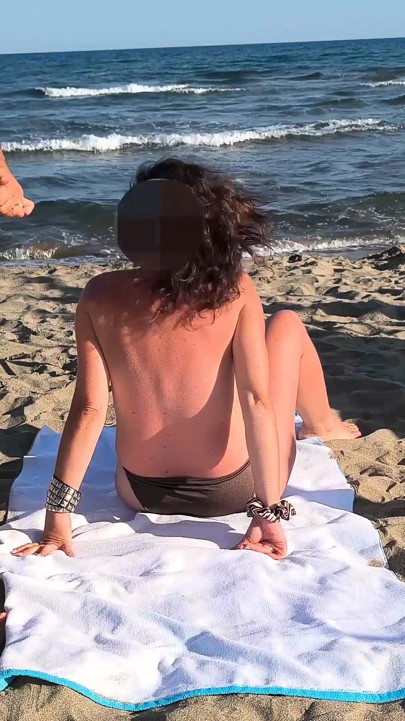 Memergoki oleh seorang gadis saat seks di pantai