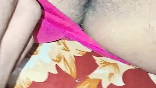 Cleandesibhabhi ölt seine muschi ein, um bbc zu nehmen