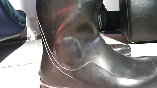 Nasty Bootlover Bessy