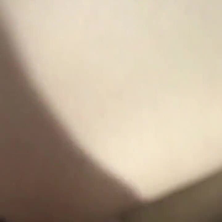 Entro a la casa y encuentro a mi hermanastra muy cachonda y la follo, parte 2