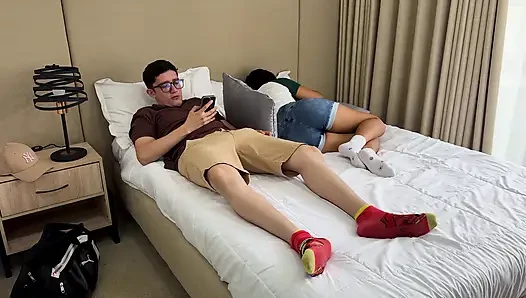 Any More Hotel Rooms? I Have to Share a Bed with My Stepsister