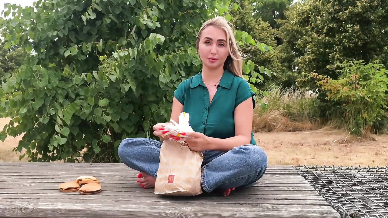 Bánh mì kẹp thịt nghiền nát