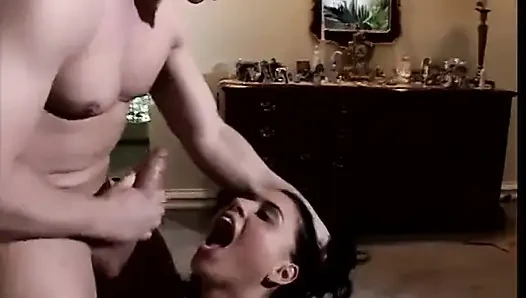 Randy brunette babe sucking cock