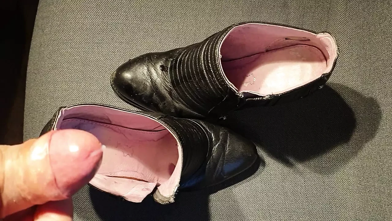 Her Ankle Boots Fucked And Squirted All Over - Part2