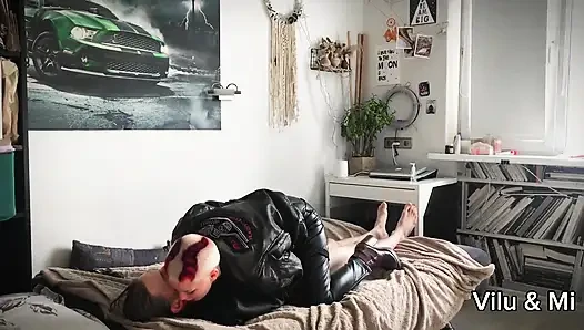 Succubus vilu vidish genç rahibi sikiyor