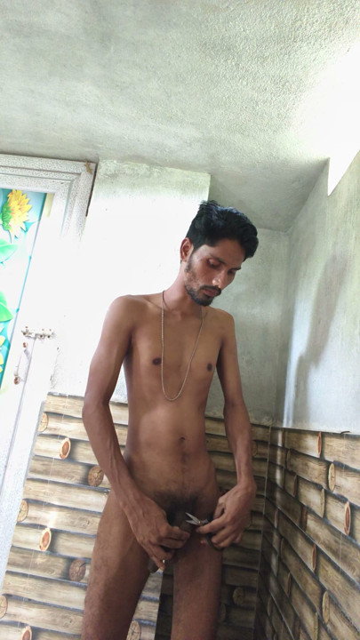I go to the bathroom and cut my hair. | Clip 1