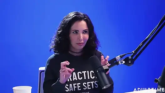 Casey Calvert: Tiger-King-Parodie, Betrügerisches Syndrom & BDSM | der Erwachsenenzeit-Podcast