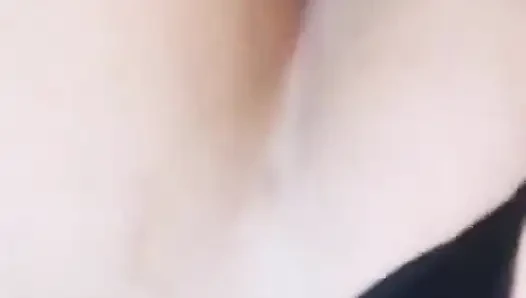 Moroccan Woman Fucks Emirati Woman While Her Pussy Is Small