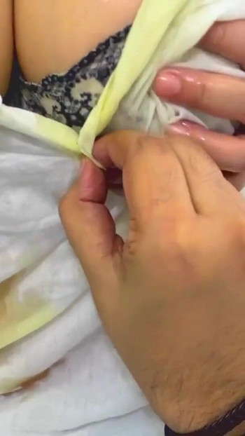 Silný okamžik z "Velká prsa nevlastní sestra Faustina Pierre byla tak nadržená, nechala nevlastního bratra creampie do kundičky"