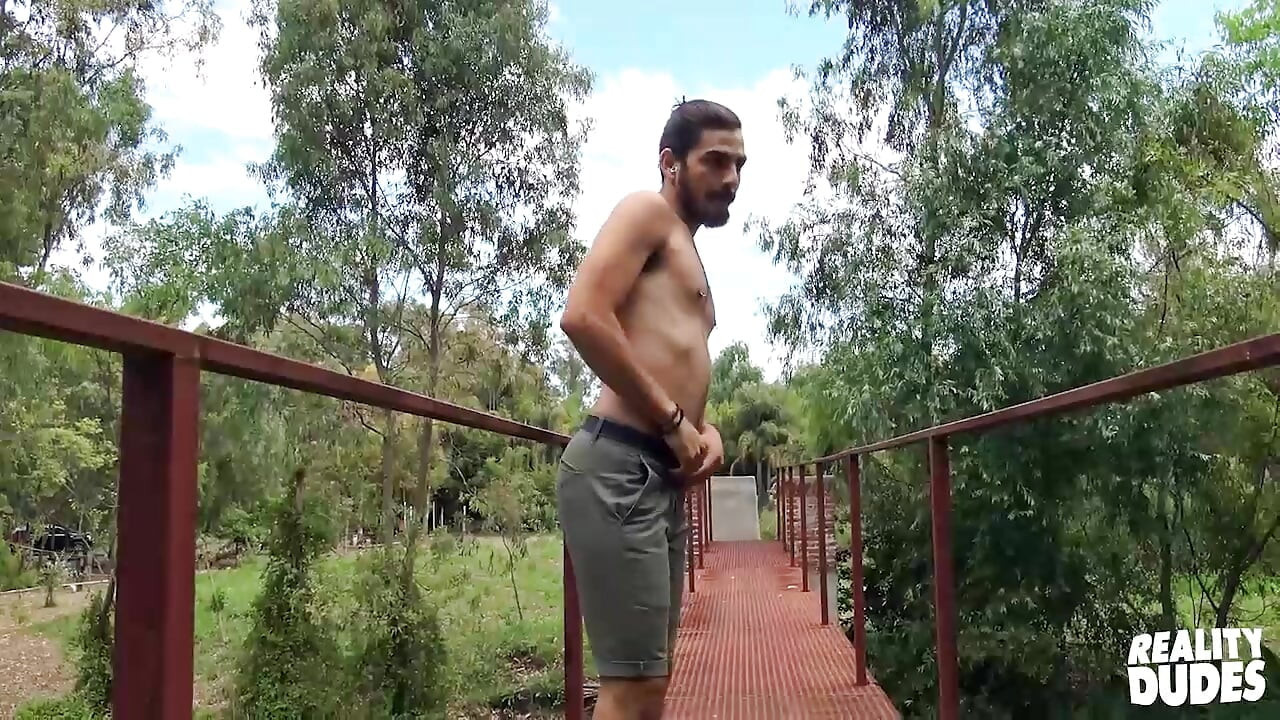 REALITY DUDES - Η εξωτερική σύνδεση του El Santos και της EMI θερμαίνεται με παθιασμένο στοματικό και έντονο σεξ δίπλα στην πισίνα