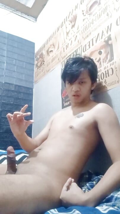 Filippino Twink Let It Out