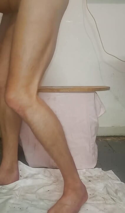 Anal extrem gay solo - vibrator imens, sticlă, coaie și fructe