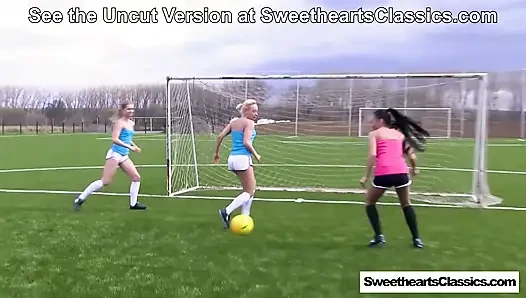 Kick off Piala Dunia di SweetheartsClassics